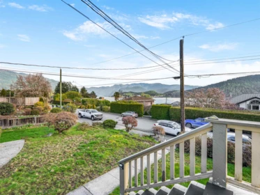Guest Bathroom Photo of 351 Beachview Drive, North Vancouver, BC