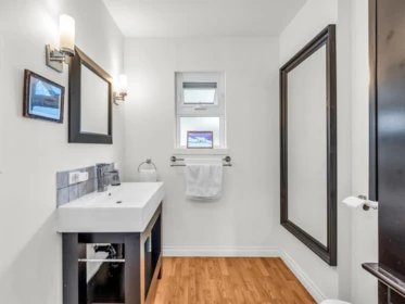 Mudroom Photo of 351 Beachview Drive, North Vancouver, BC