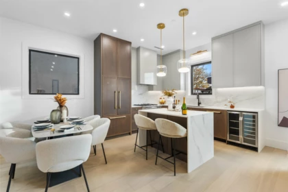 Kitchen Photo of 2 546 E 46th Avenue, Vancouver, BC