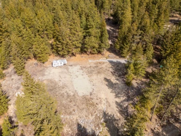 Primary Bedroom Photo of 490 Wapiti Way, No City Value, BC