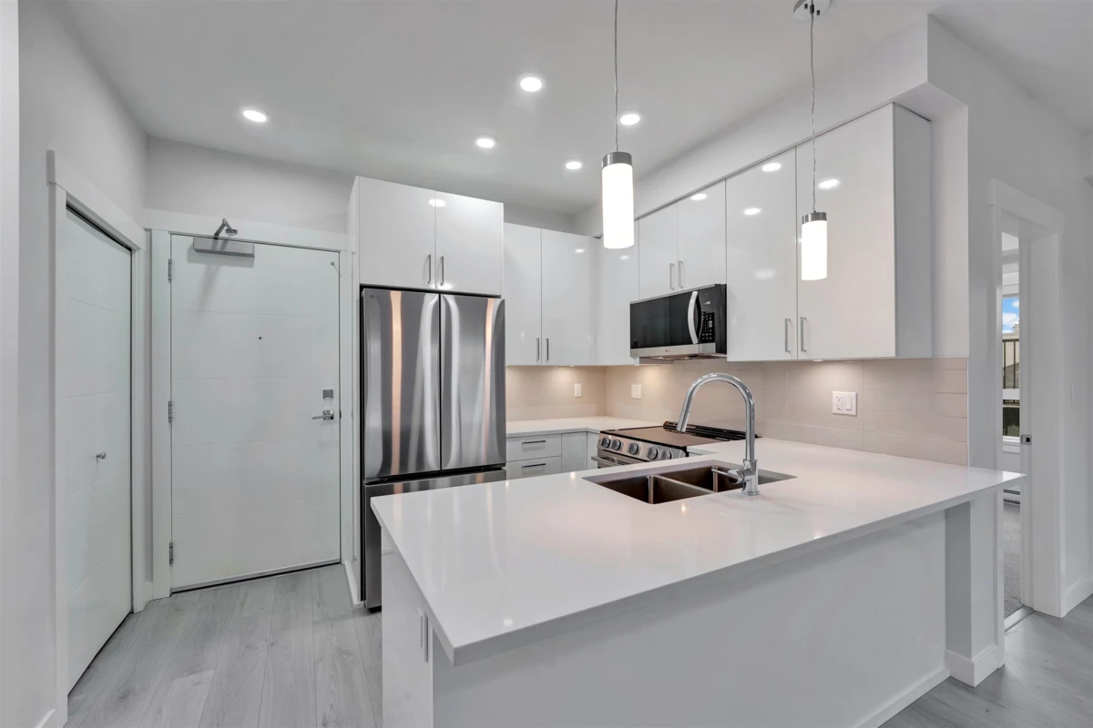 Dining Area Photo of 118 33886 Pine Street, Abbotsford, BC