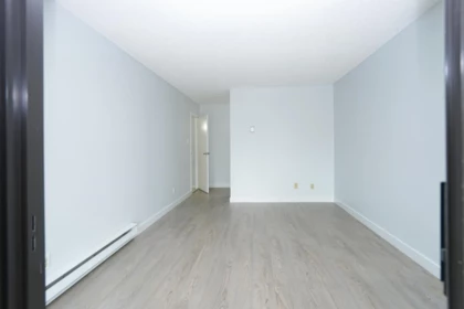 Primary Bathroom Photo of 306 15275 19 Avenue, Surrey, BC