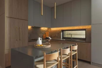 Kitchen Photo of 1 2684 Oxford Street, Vancouver, BC