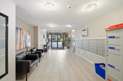 Entry Foyer Photo of 603 828 Agnes Street, New Westminster, BC