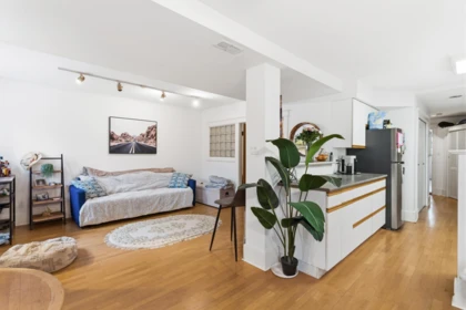 Hot Tub / Spa Photo of 2582 W 6th Avenue, Vancouver, BC
