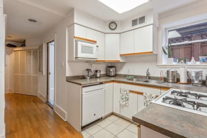 Outdoor Kitchen Photo of 2582 W 6th Avenue, Vancouver, BC