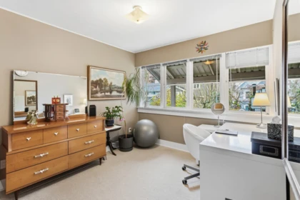 Powder Room Photo of 2582 W 6th Avenue, Vancouver, BC
