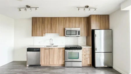 Kitchen Photo of 2903 13325 102a Avenue, Surrey, BC