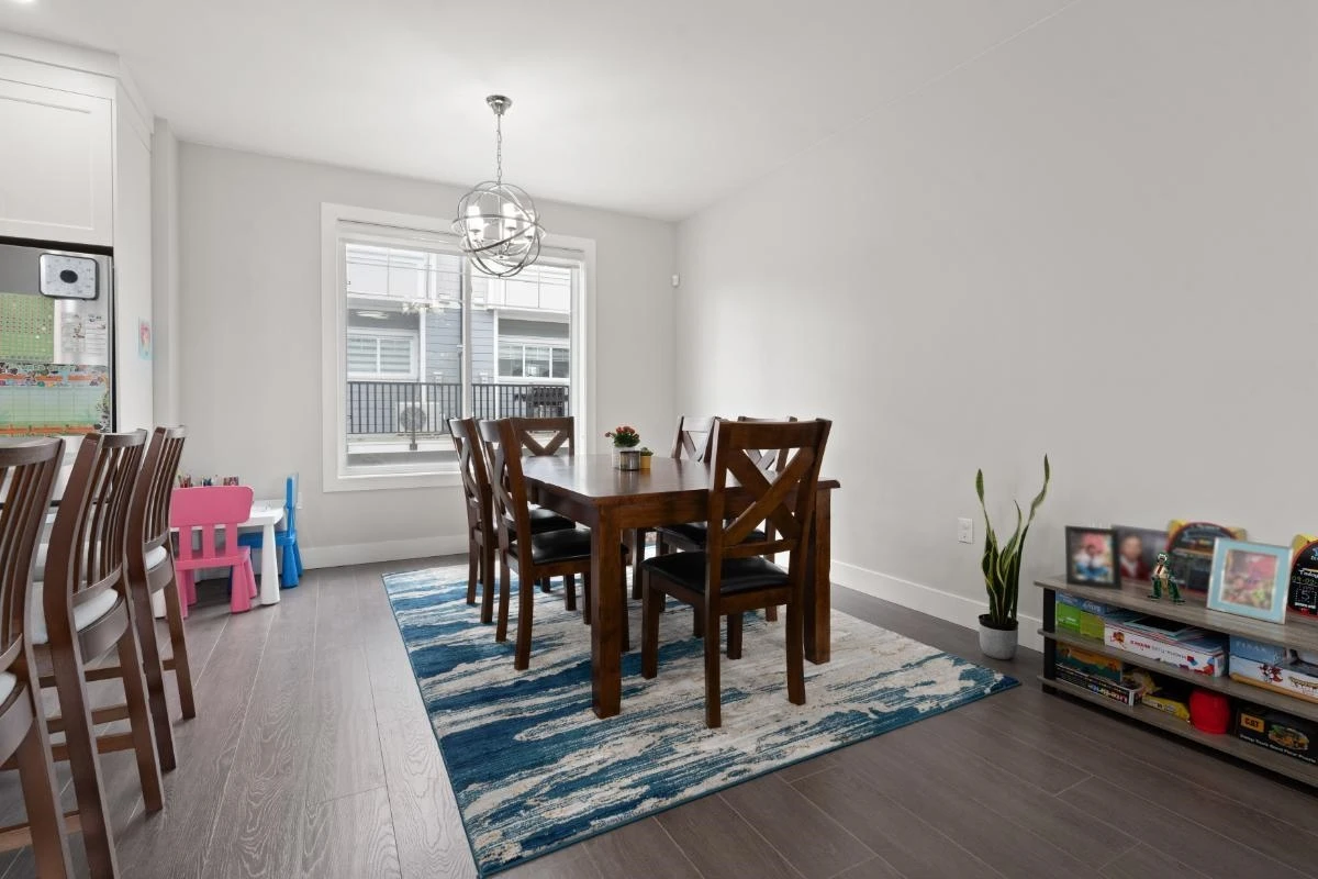 Family Room Photo of 18 7410 194 Street, Surrey, BC
