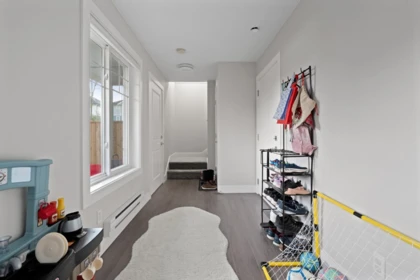 Hallway Photo of 18 7410 194 Street, Surrey, BC