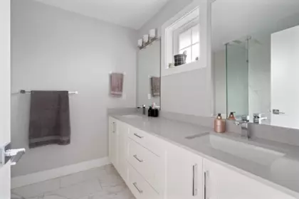 Powder Room Photo of 18 7410 194 Street, Surrey, BC