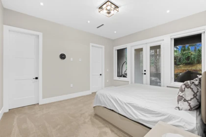 Hallway Photo of 17568 102 Avenue, Surrey, BC