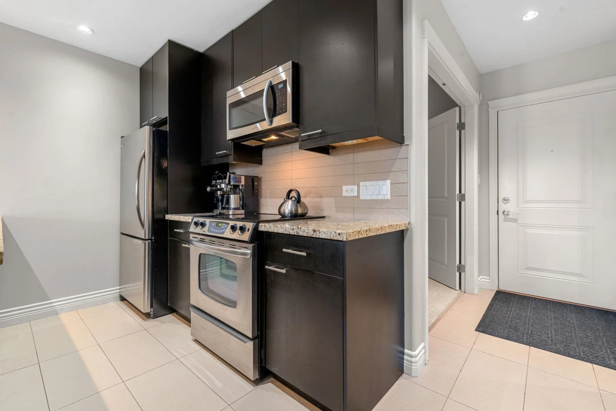 Family Room Photo of 203 2970 King George Boulevard, Surrey, BC