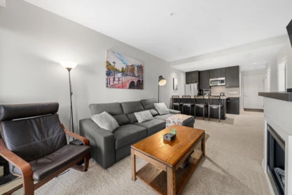 Basement Recreation Room Photo of 203 2970 King George Boulevard, Surrey, BC