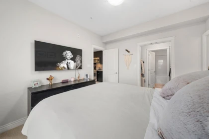 Hallway Photo of 203 2970 King George Boulevard, Surrey, BC