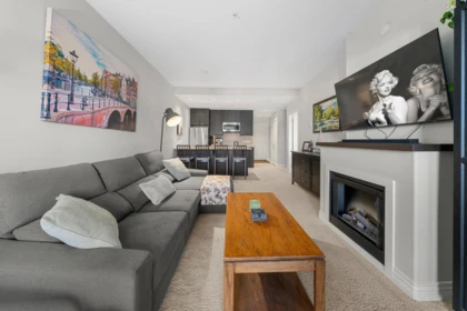 Loft / Bonus Room Photo of 203 2970 King George Boulevard, Surrey, BC
