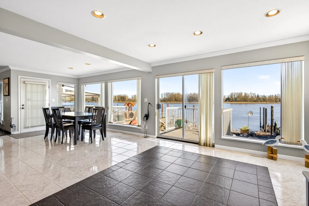 Dining Area Photo of 20346 Wharf Street, Maple Ridge, BC