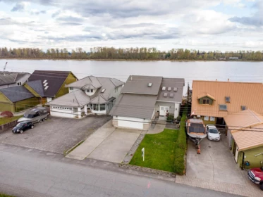 Kitchen Photo of 20346 Wharf Street, Maple Ridge, BC