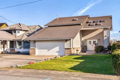 20346 Wharf Street, Maple Ridge, BC, Maple Ridge — Single Family Residence for sale