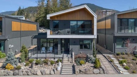 40830 The Crescent, Squamish, BC, Squamish — Single Family Residence for sale