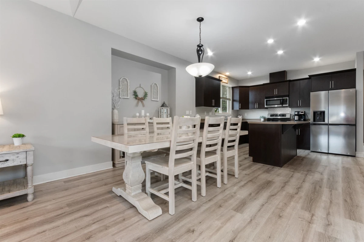 Dining Area Photo of 2 46238 Strathcona Road, Chilliwack, BC