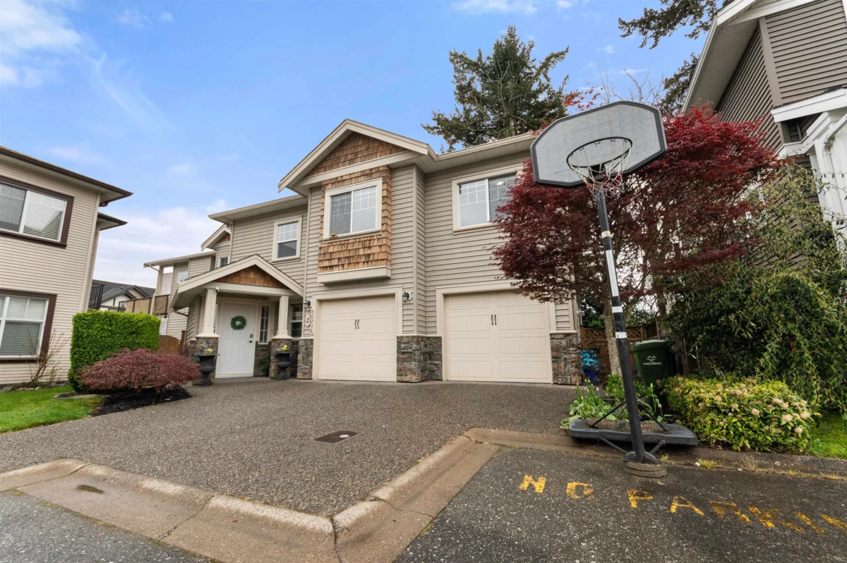 Exterior Rear Photo of 2 46238 Strathcona Road, Chilliwack, BC