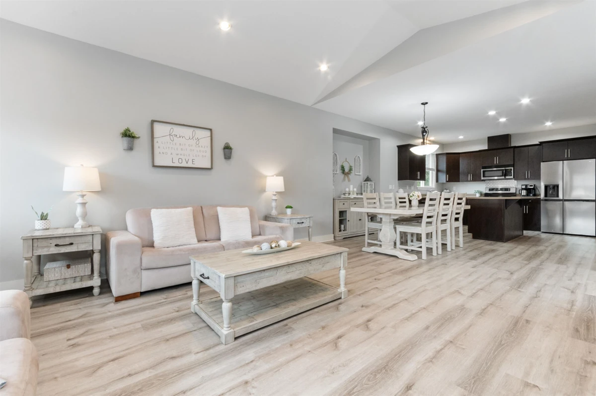 Family Room Photo of 2 46238 Strathcona Road, Chilliwack, BC