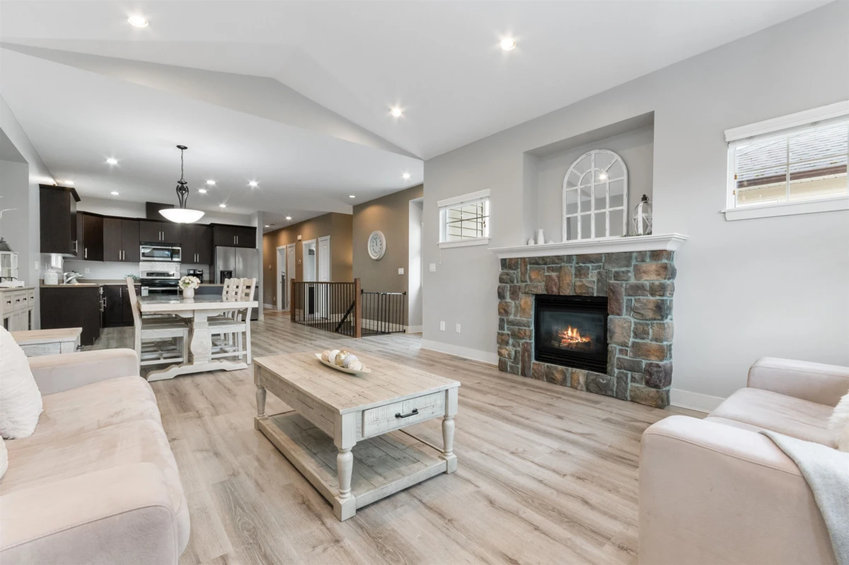 Living Room Photo of 2 46238 Strathcona Road, Chilliwack, BC