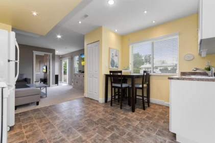 Entry Foyer Photo of 2 46238 Strathcona Road, Chilliwack, BC
