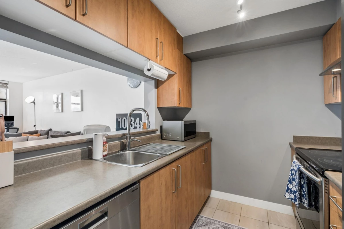 Living Room Photo of 1610 5380 Oben Street, Vancouver, BC