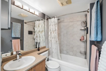 Powder Room Photo of 1610 5380 Oben Street, Vancouver, BC
