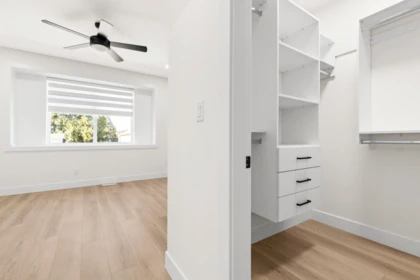 Mudroom Photo of 8576 Dunbar Way, Mission, BC