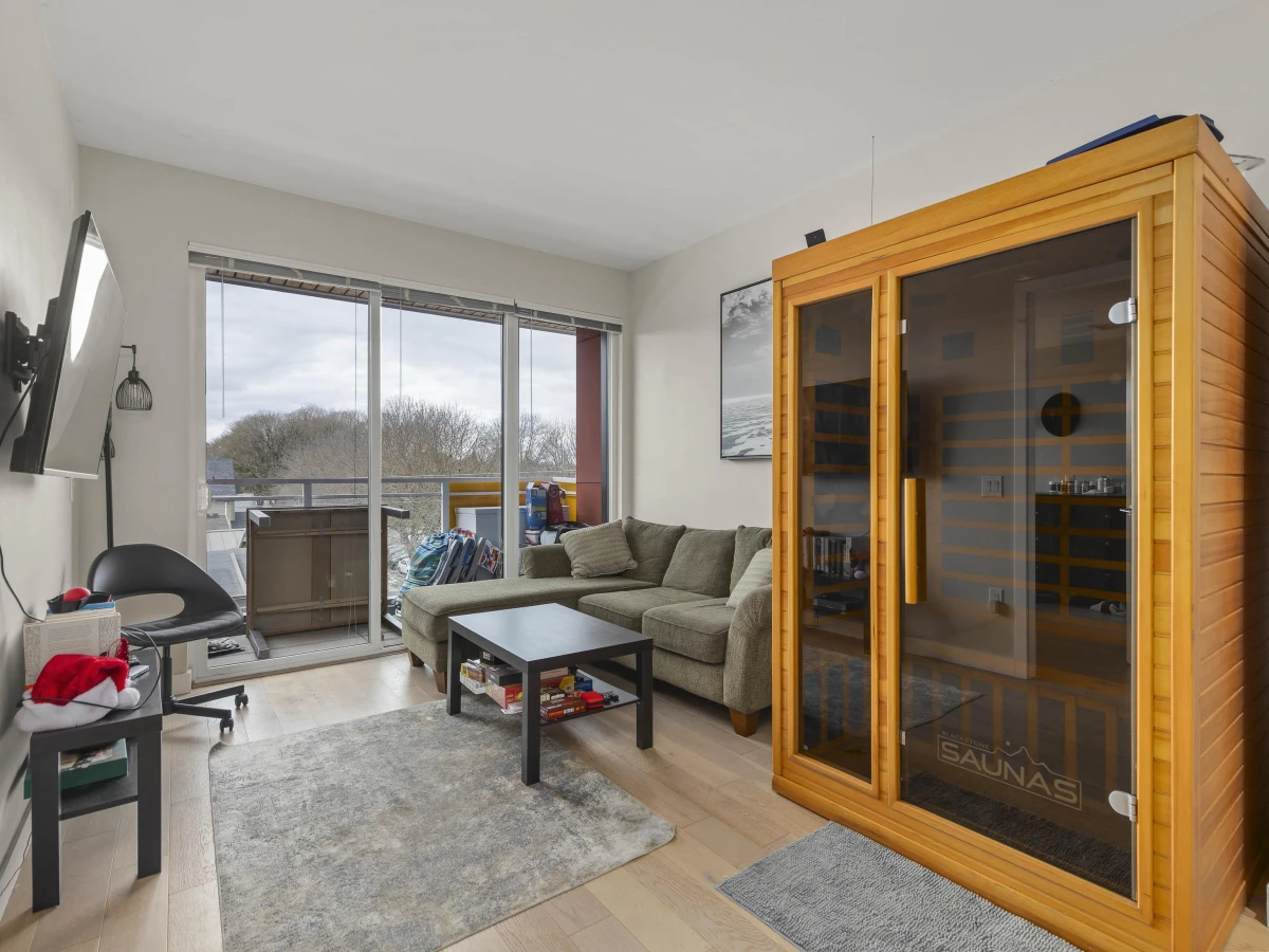 Dining Area Photo of 302 688 E 19 Avenue, Vancouver, BC