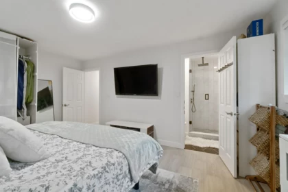 Hot Tub / Spa Photo of 309 Gloucester Court, Coquitlam, BC