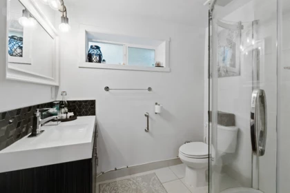 Mudroom Photo of 309 Gloucester Court, Coquitlam, BC