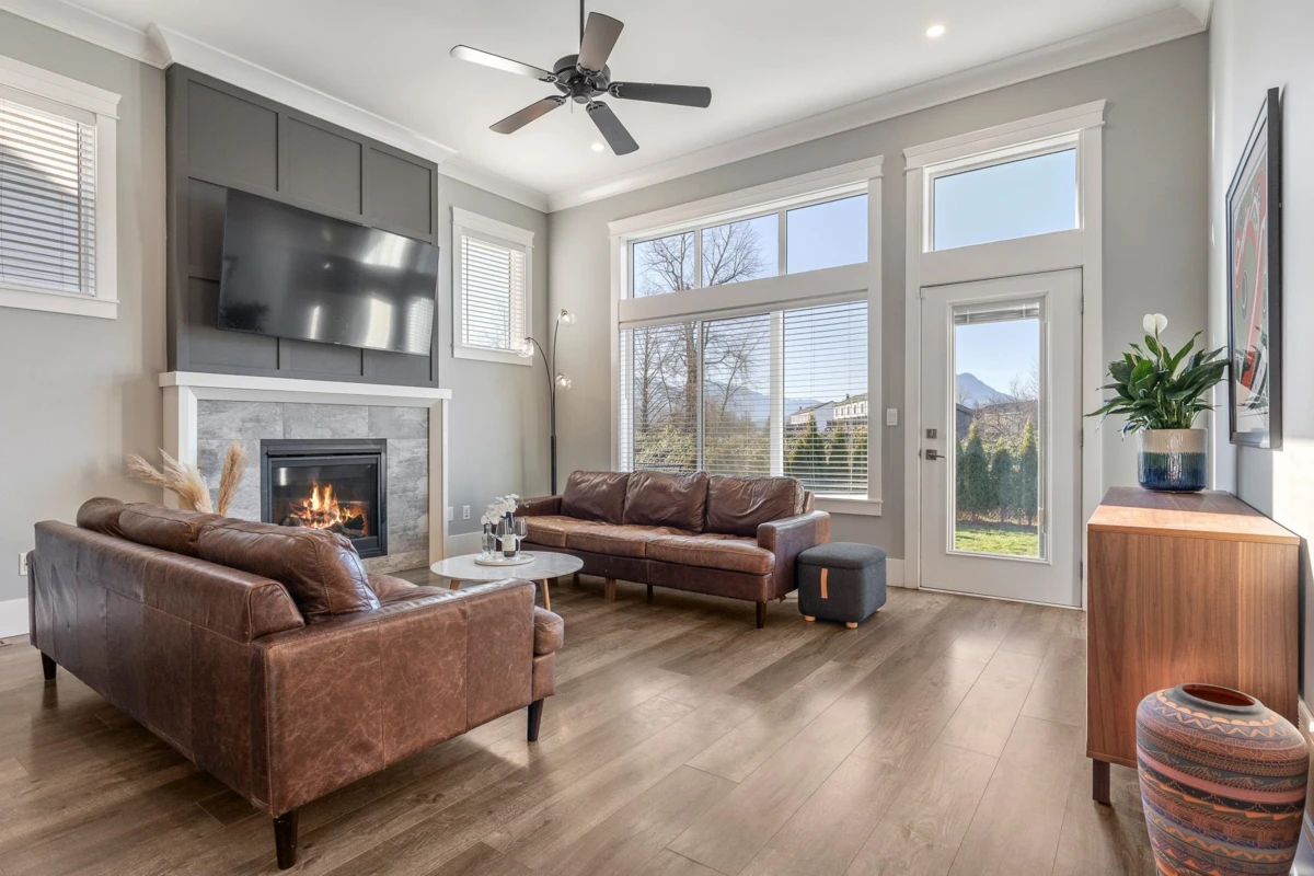 Living Room Photo of 113 46213 Hakweles Road, Chilliwack, BC