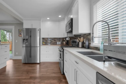 Kitchen Island Photo of 8168 132a Street, Surrey, BC