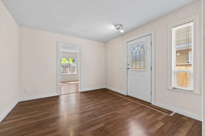 Entry Foyer Photo of 15488 108a Avenue, Surrey, BC