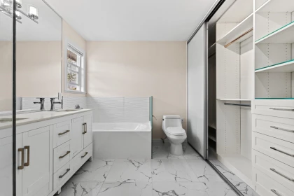Guest Bathroom Photo of 15488 108a Avenue, Surrey, BC