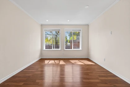 Hallway Photo of 15488 108a Avenue, Surrey, BC