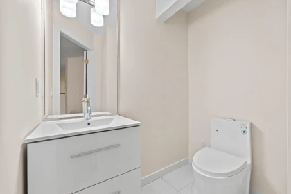 Laundry Room Photo of 15488 108a Avenue, Surrey, BC