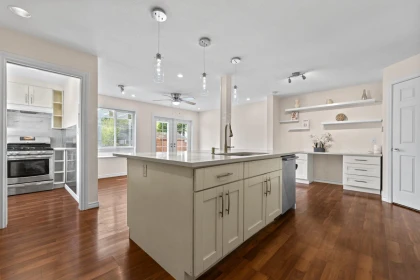 Primary Bathroom Photo of 15488 108a Avenue, Surrey, BC