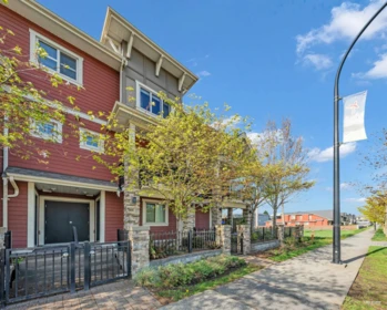 Swimming Pool Photo of 66 843 Ewen Avenue, New Westminster, BC