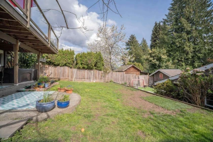 Garden / Landscaping Photo of 1119 Cloverley Street, North Vancouver, BC