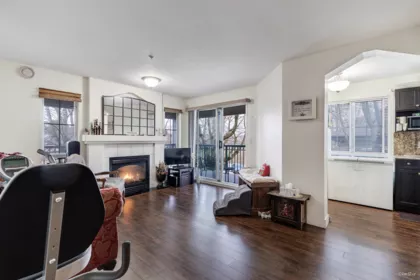 Kitchen Photo of 204 19528 Fraser Highway, Surrey, BC