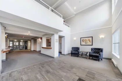 204 19528 Fraser Highway, Surrey, BC, Surrey — Apartment/Condo for sale