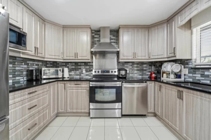 Hot Tub / Spa Photo of 9112 147 Street, Surrey, BC