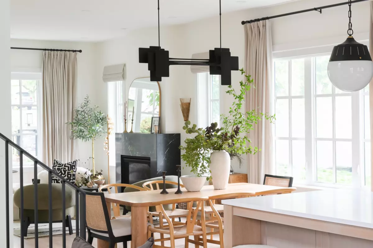 Dining Area Photo of 2804 W 34th Avenue, Vancouver, BC