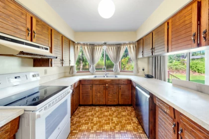 Kitchen Photo of 2117 180 Street, Surrey, BC