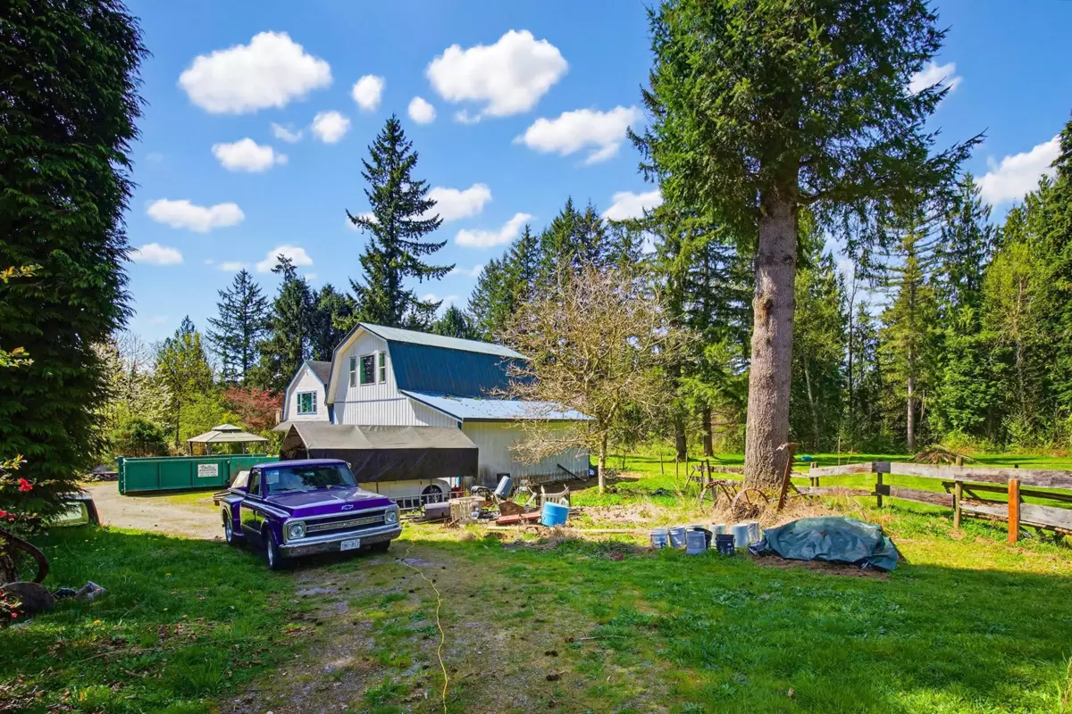 Family Room Photo of 32295 Dewdney Trunk Road, Mission, BC